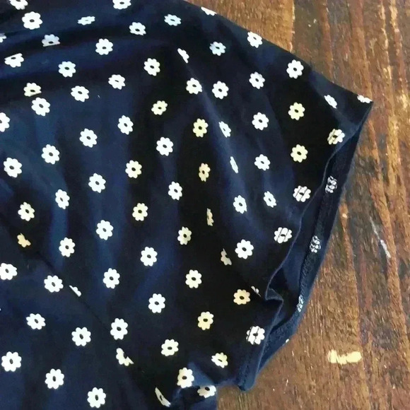 Joe Fresh | Black Shirt Sleeve Blouse with White Daisies, Tie at Neck - Picture 3 of 4